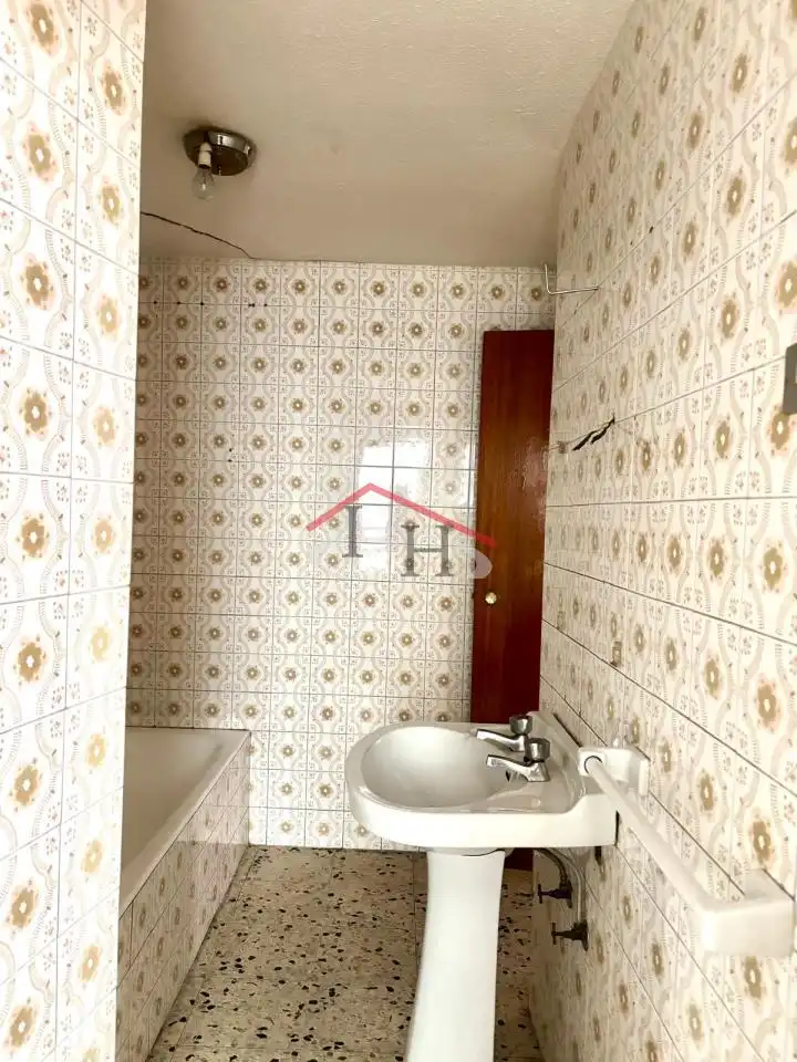 Badezimmer von Wohnung zum Verkauf in León Capital  mit Heizung und Abstellraum
