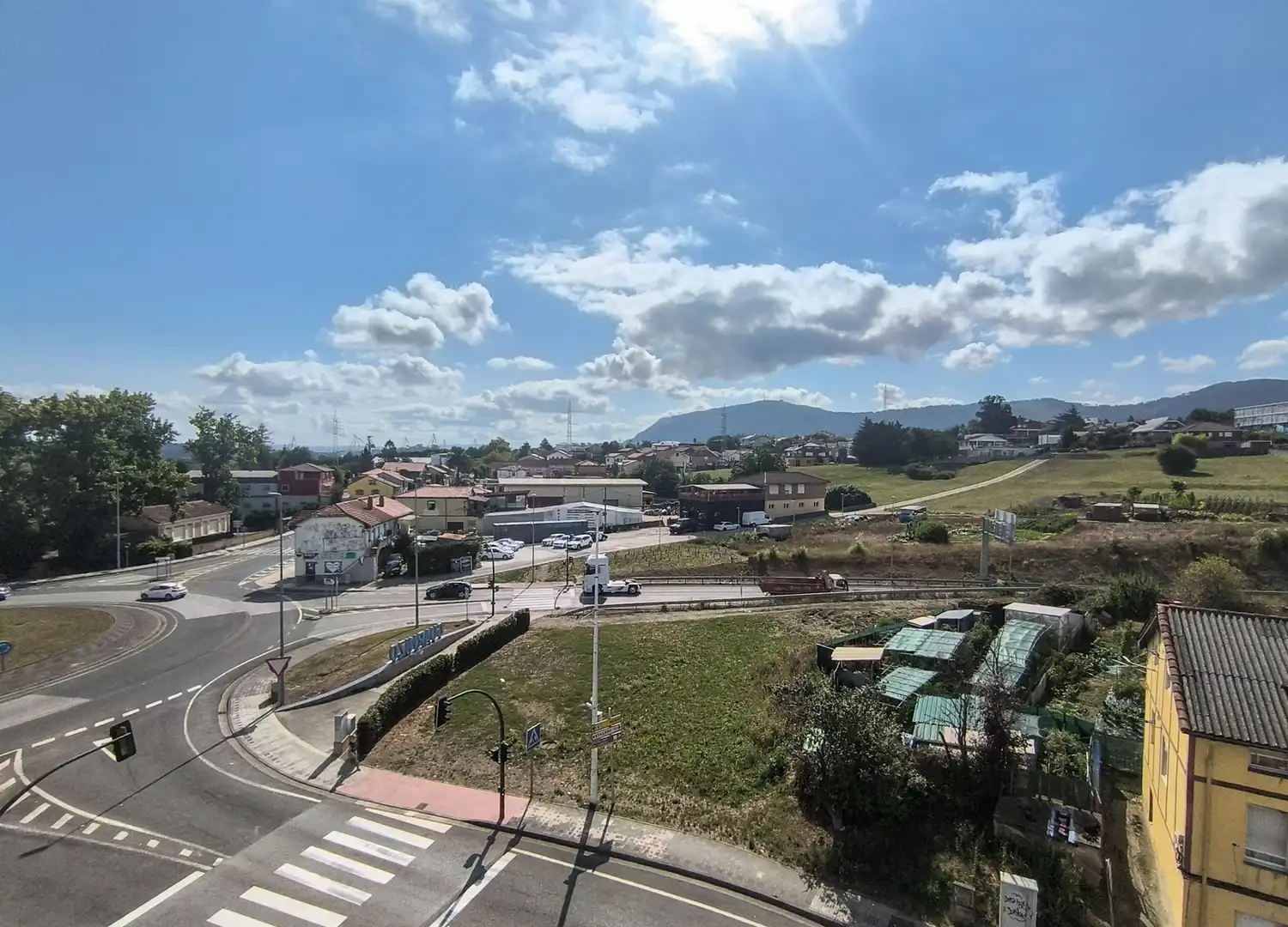 Vista exterior de Ático en venta en El Astillero   con Calefacción y Terraza
