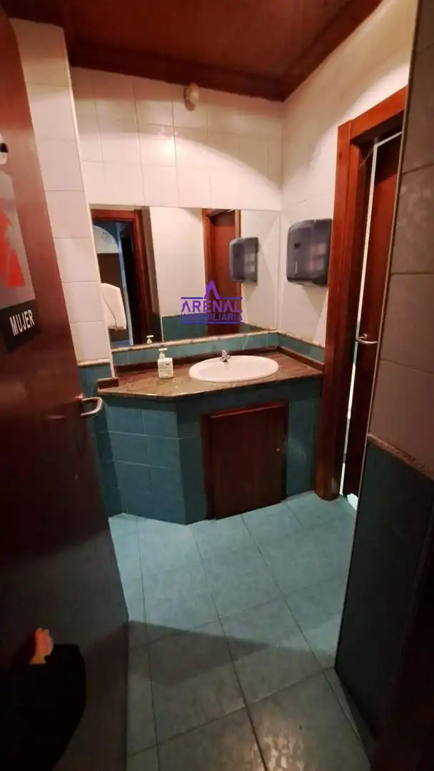 Badezimmer von Geschaftsraum zur Miete in A Pobra do Caramiñal
