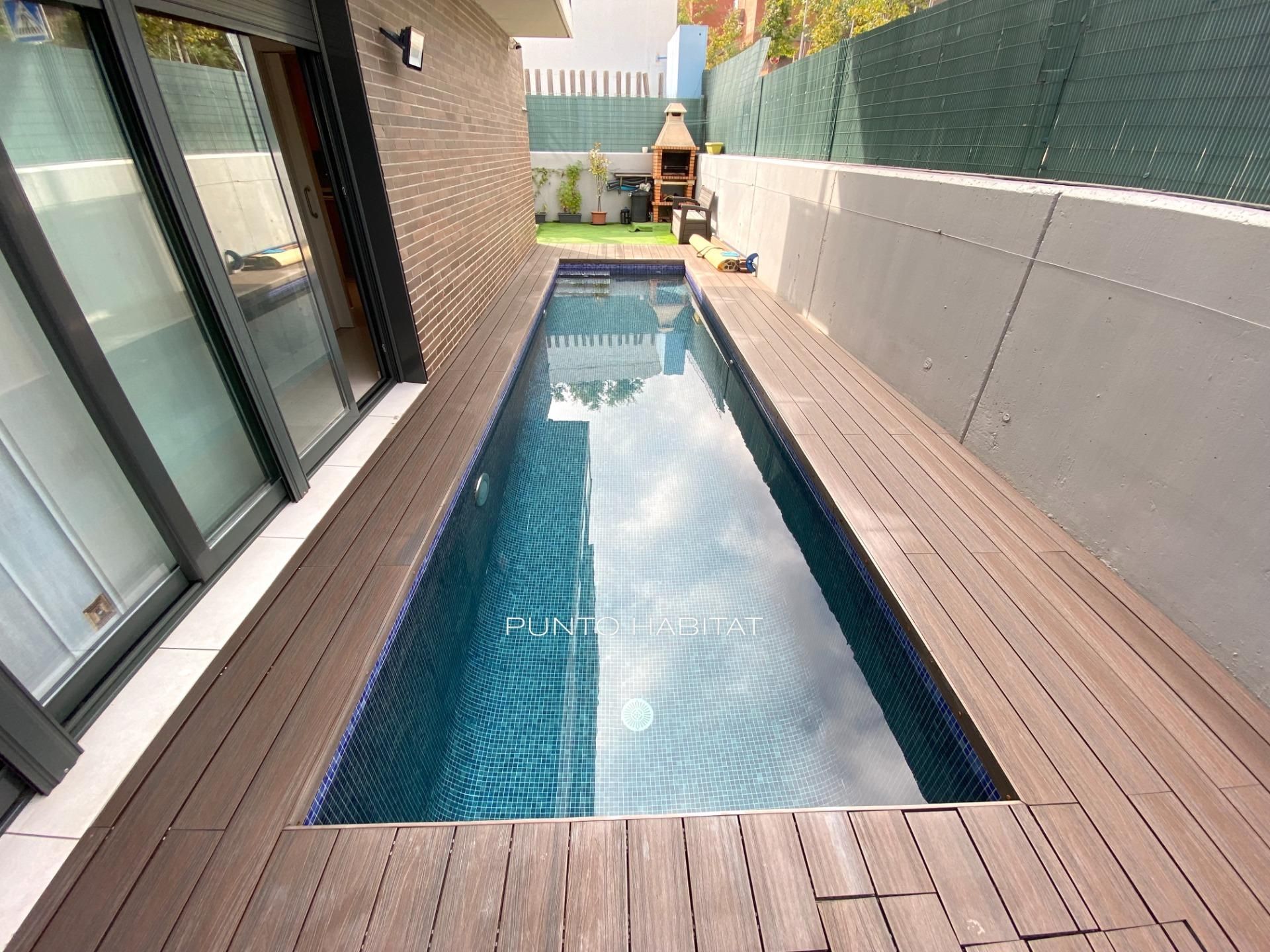 Piscina de Piso en venta en Cerdanyola del Vallès con Aire acondicionado, Calefacción y Parquet