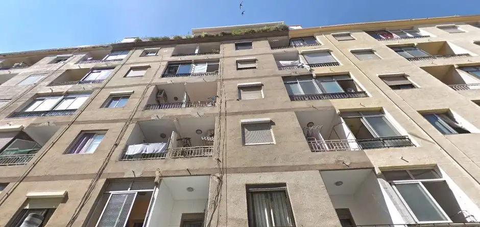 Piso en venta en C/ Montseny