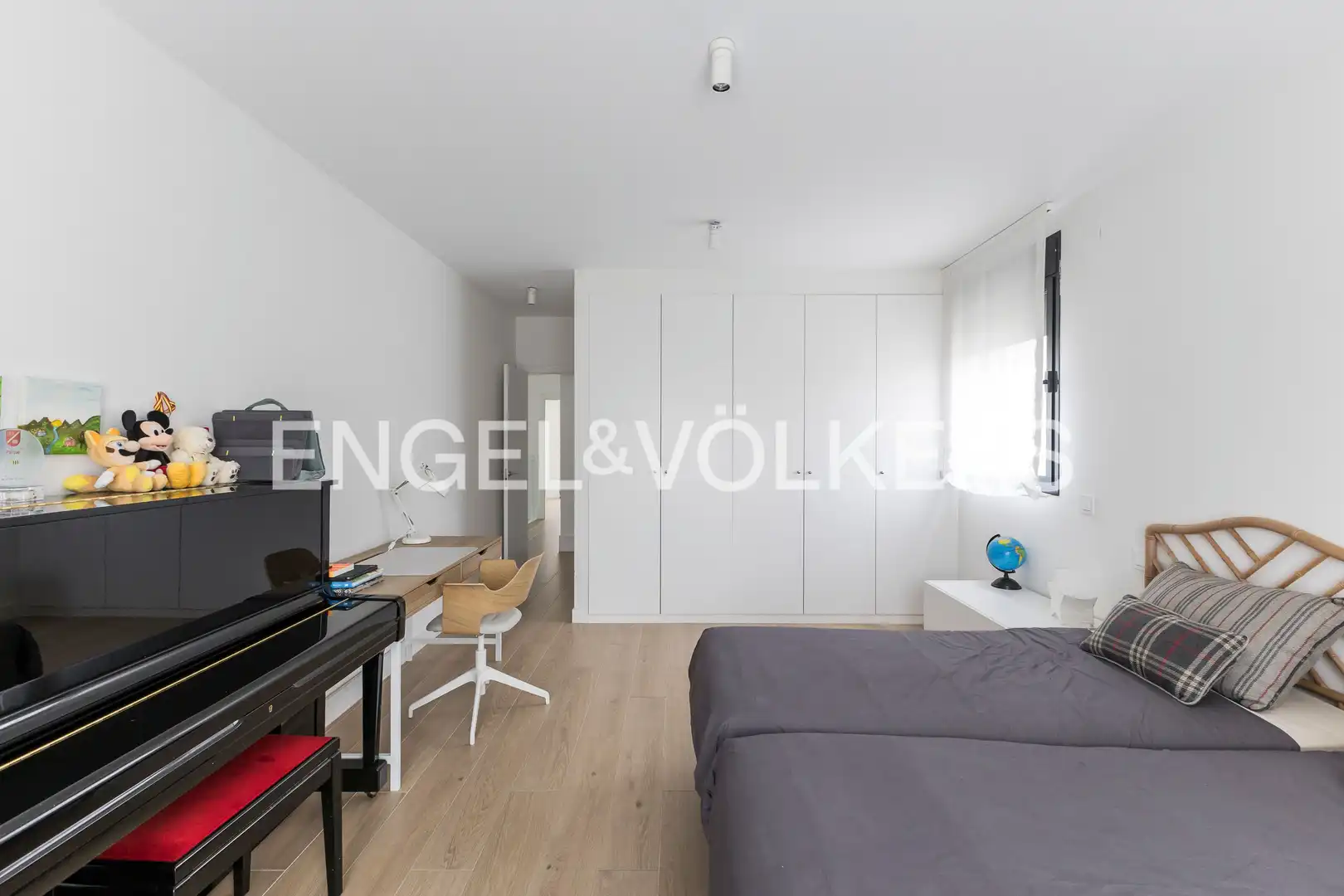 Dormitori de Casa o xalet de lloguer en Madrid amb Aire condicionat, Calefacció i Jardí privat