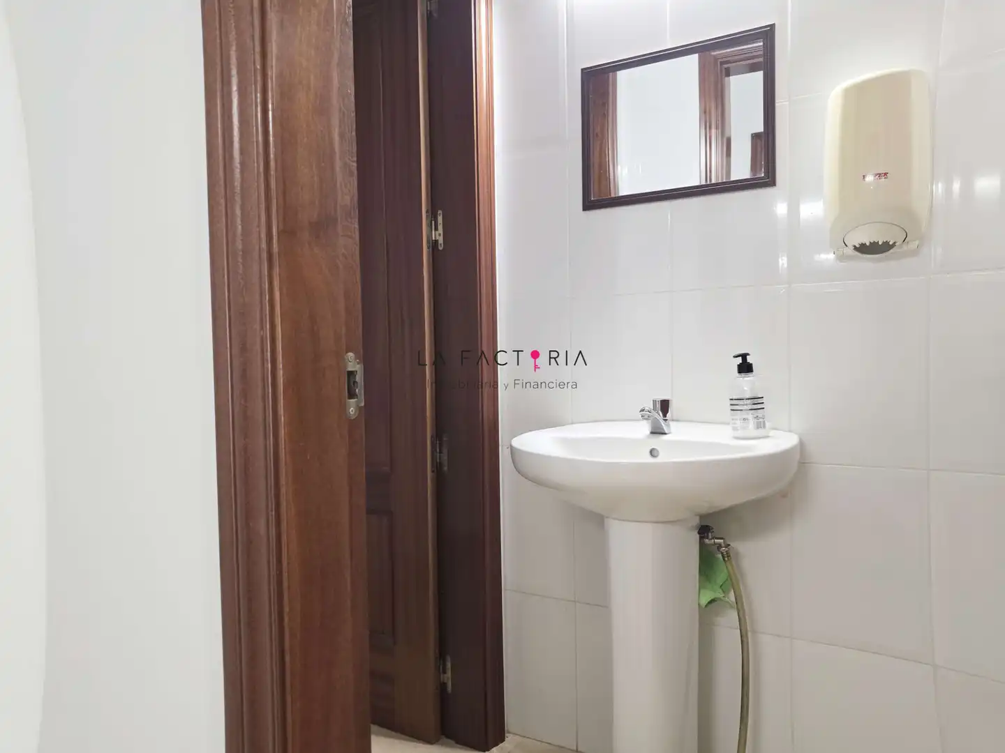 Bathroom of Commercial properties for sale in Güímar