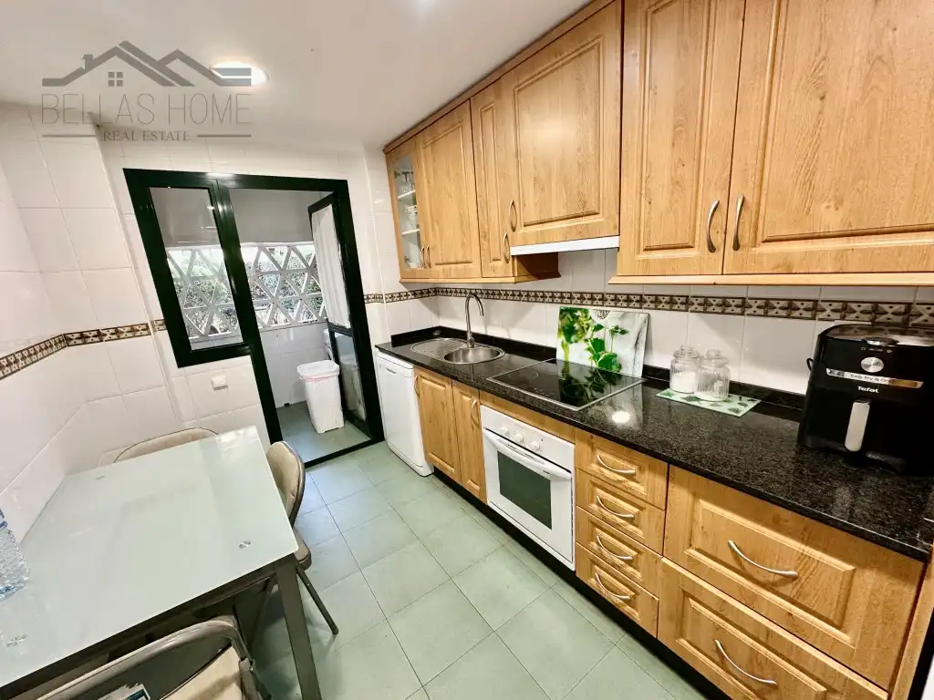 Cocina de Piso en venta en Estepona con Aire acondicionado, Terraza y Piscina