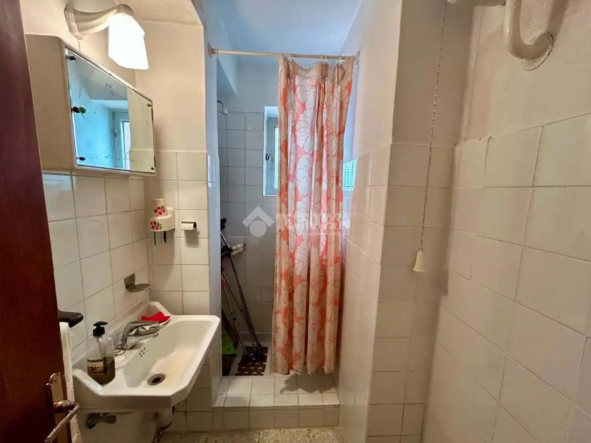 Baño de Piso en venta en Madrid con Calefacción, Terraza y Balcón