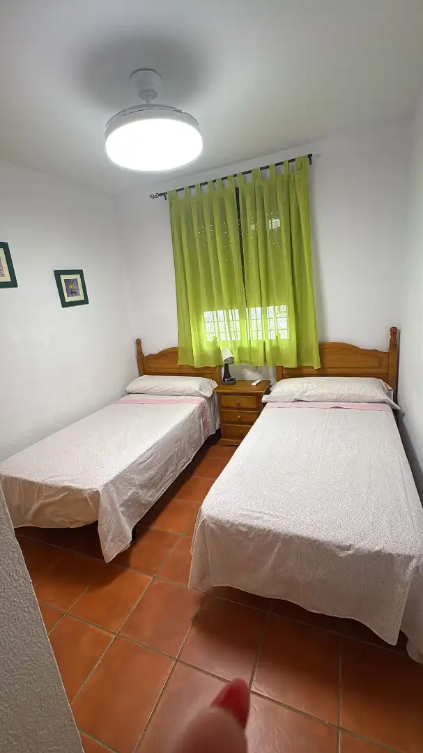 Habitación de Apartamento de alquiler en Chiclana de la Frontera con Terraza, Trastero y Amueblado