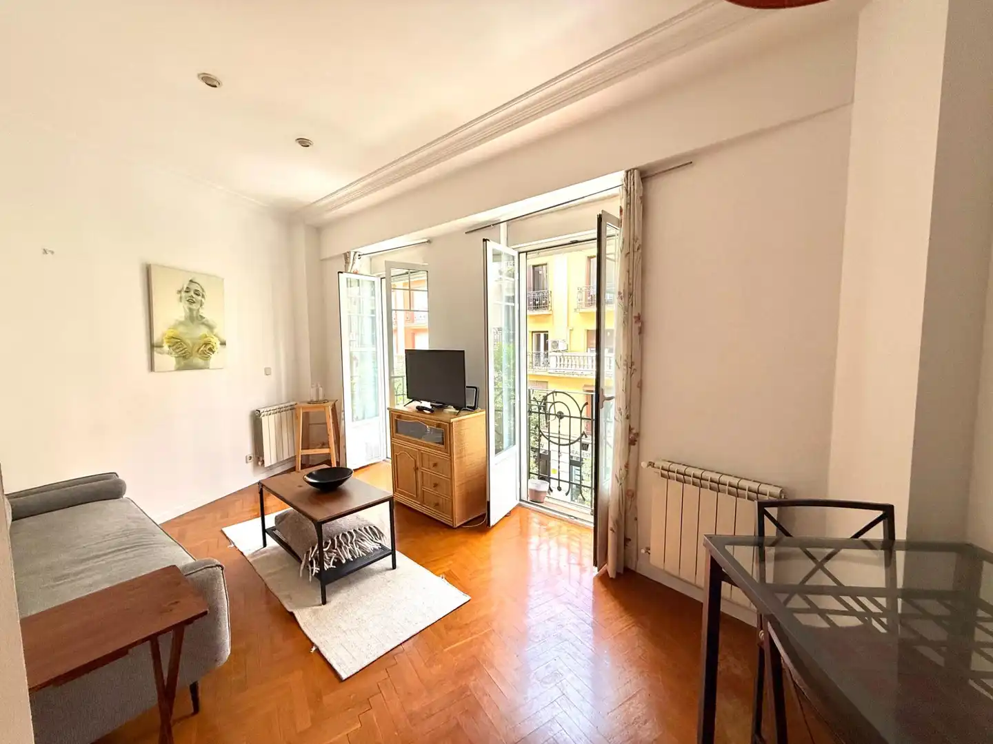 Sala d'estar de Pis de lloguer en  Madrid Capital amb Calefacció, Moblat i Balcó