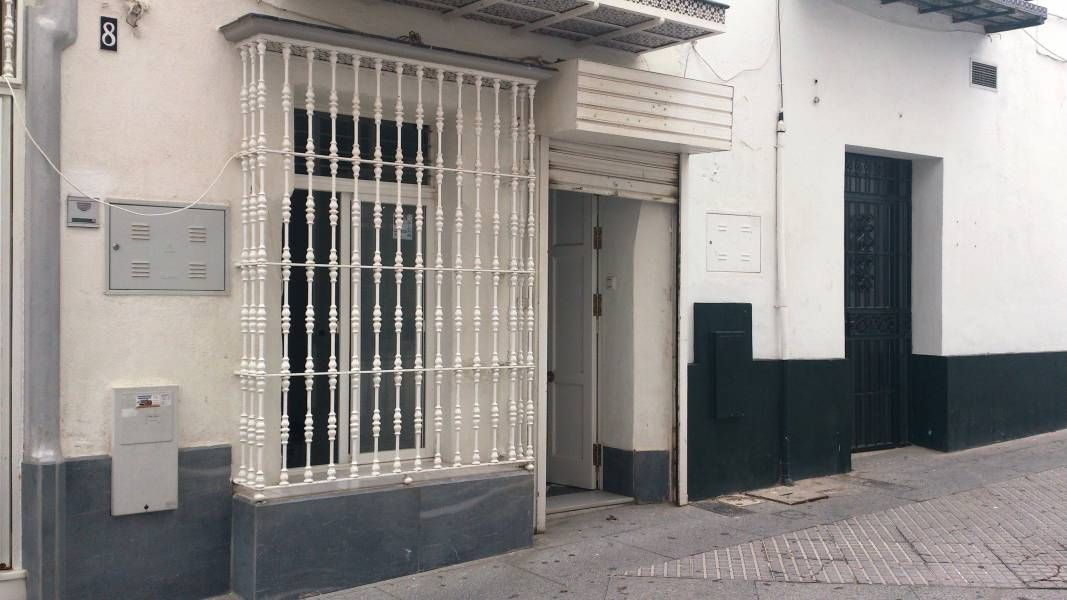 Vista exterior de Local de lloguer en San Fernando