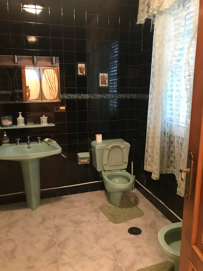Bathroom of Houses for sale in Pontevedra Capital   with Private garden, Terrace and Swimming Pool