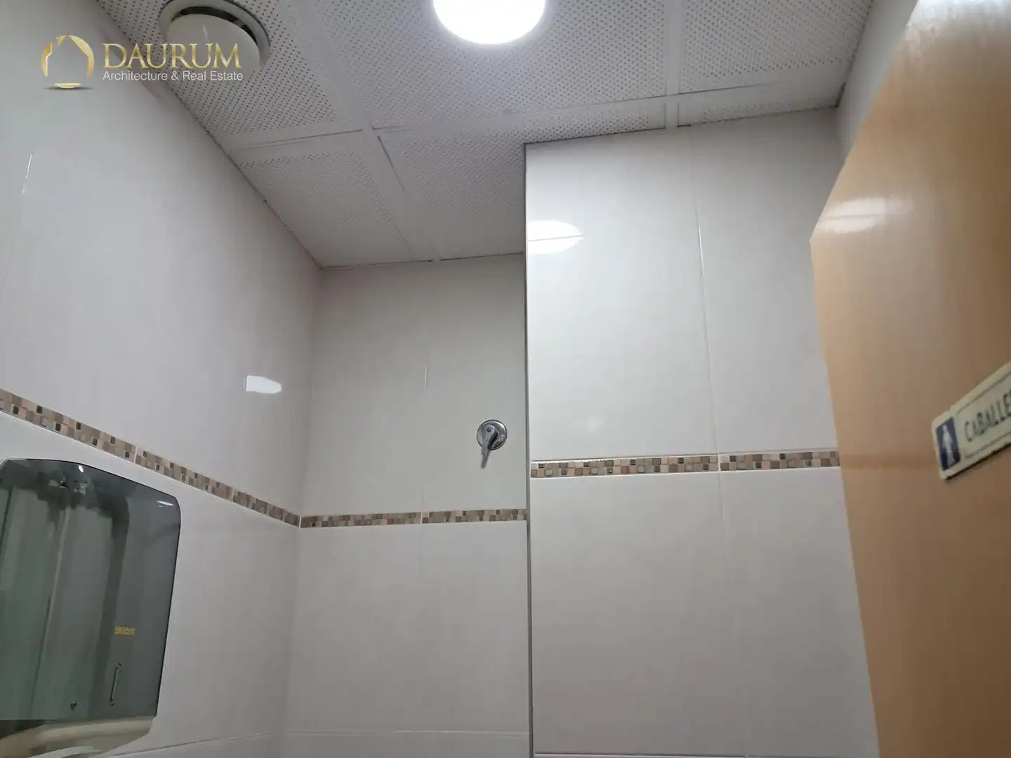 Baño de Nave industrial en venta en Valencia
