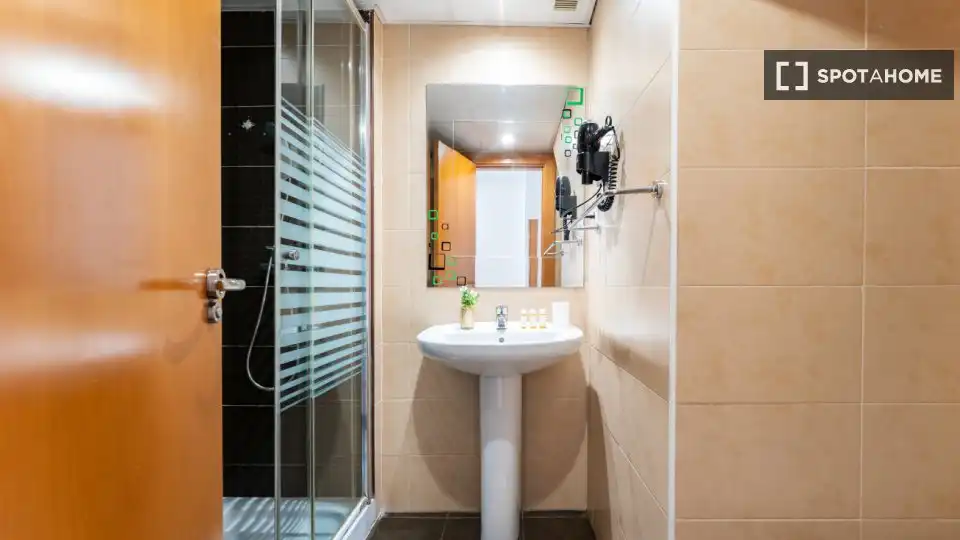 Habitació a Distrito Zeta - Recinto Ferial Cortijo de Torres