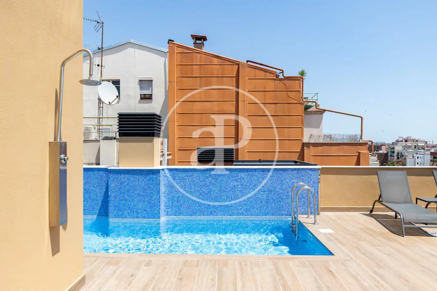 Swimming pool of Flat for sale in Barcelona  with Air Conditioner, Heating and Community pool