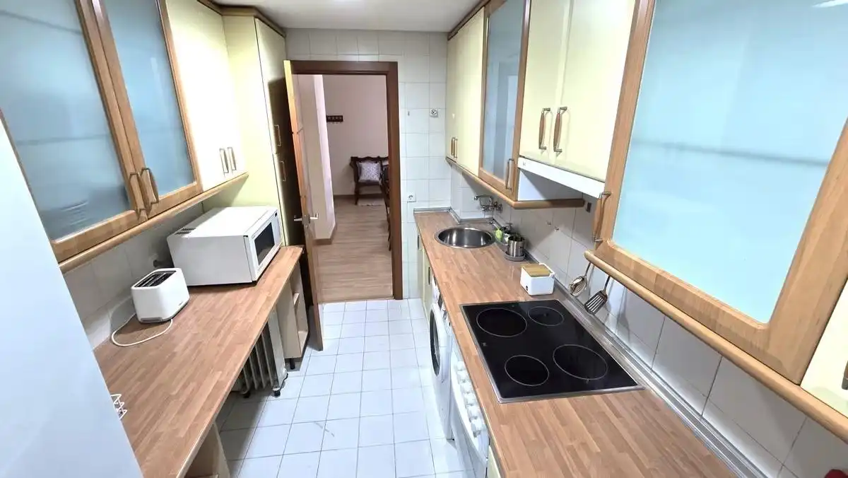 Küche von Wohnung zur Miete in Cáceres mit Klimaanlage, Privatgarten und Terrasse