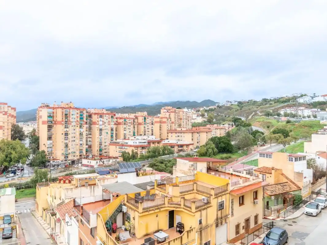 Vista exterior de Piso en venta en Málaga con Calefacción, Terraza y Balcón