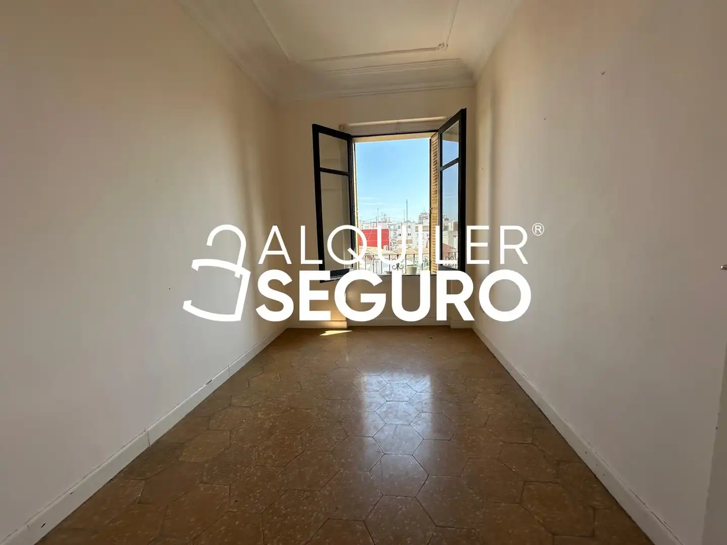 Piso con ascensor en alquiler en Obispo Amigo, imagen 3