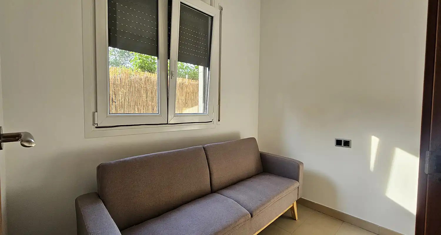 Wohnzimmer von Erdgeschoss zur Miete in Riells i Viabrea mit Klimaanlage, Heizung und Terrasse