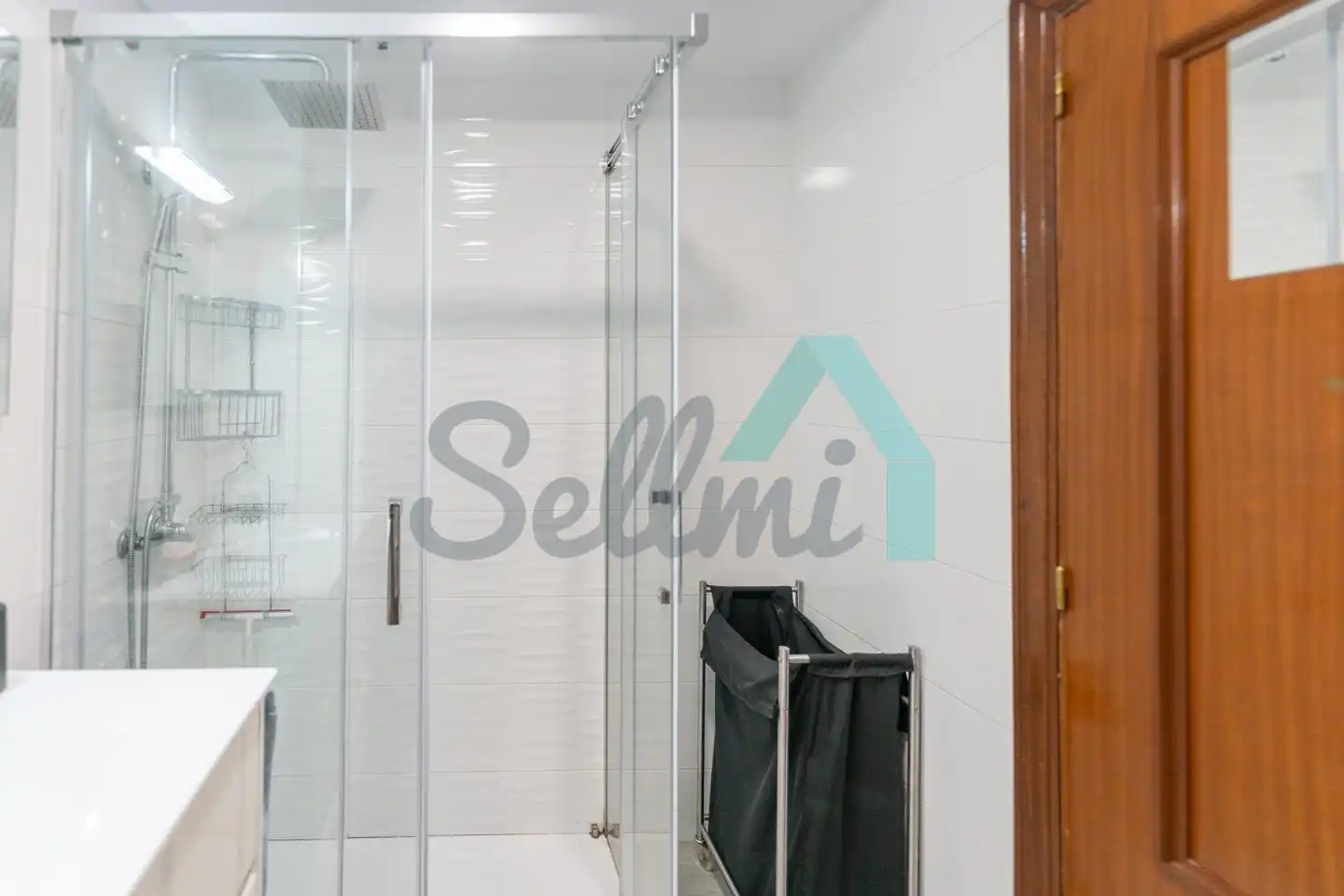 Bathroom of Flat for rent in Oviedo   with Heating, Parquet flooring and Furnished