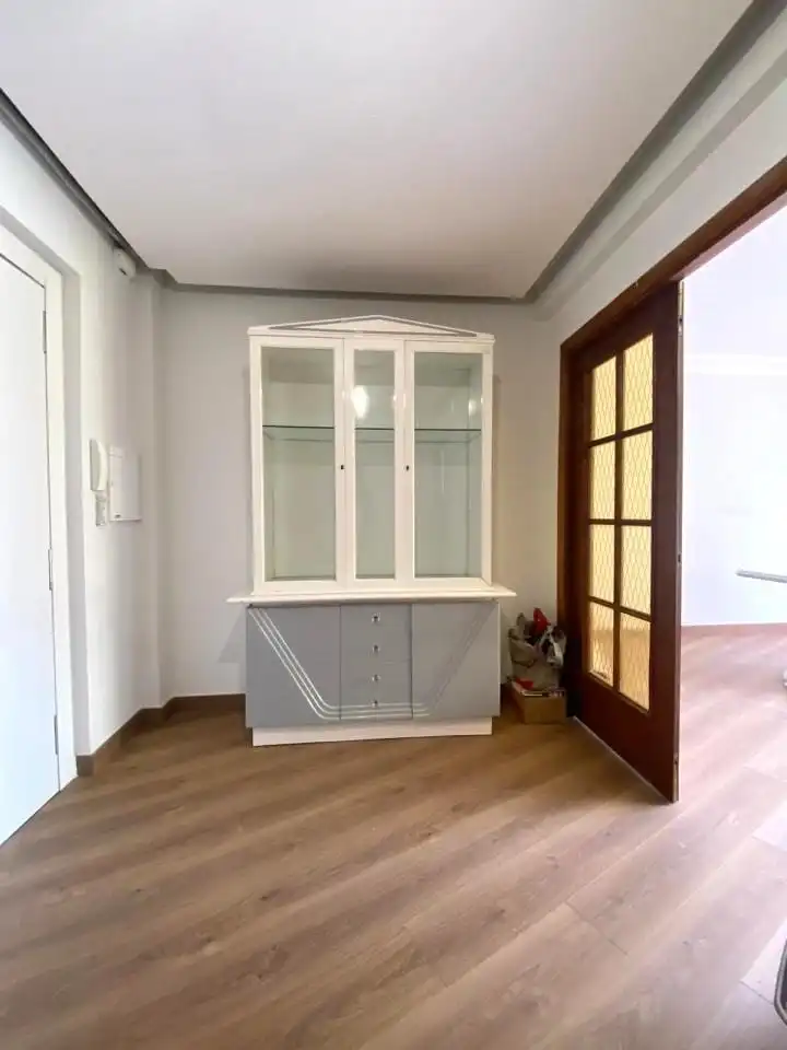 Piso de alquiler en León Capital  con Calefacción, Terraza y Amueblado