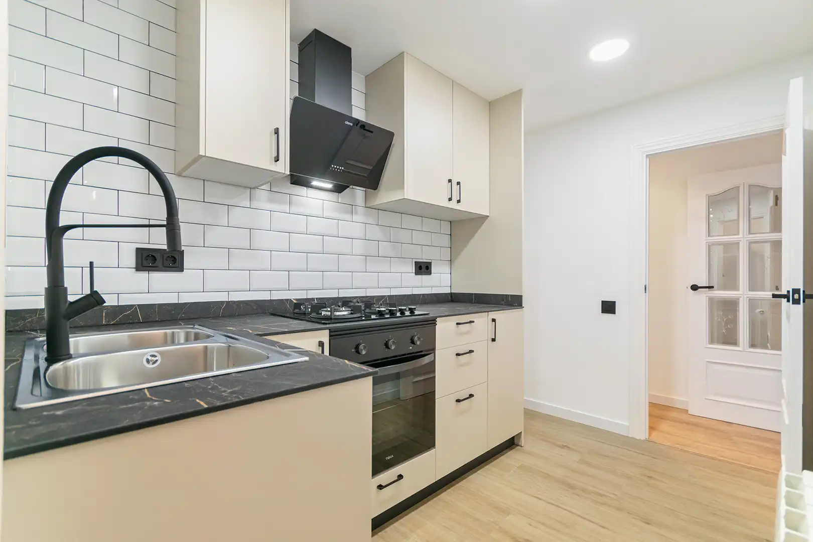 Cocina de Piso en venta en Badalona con Aire acondicionado, Calefacción y Parquet