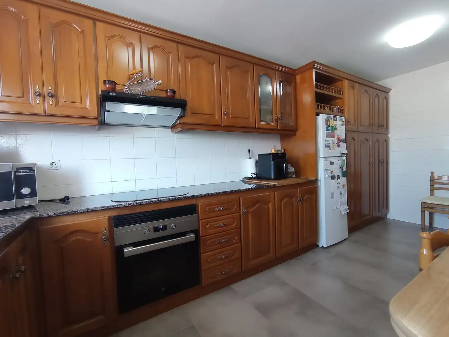 Küche von Einfamilien-Reihenhaus zum Verkauf in Santa Perpètua de Mogoda mit Klimaanlage, Heizung und Terrasse