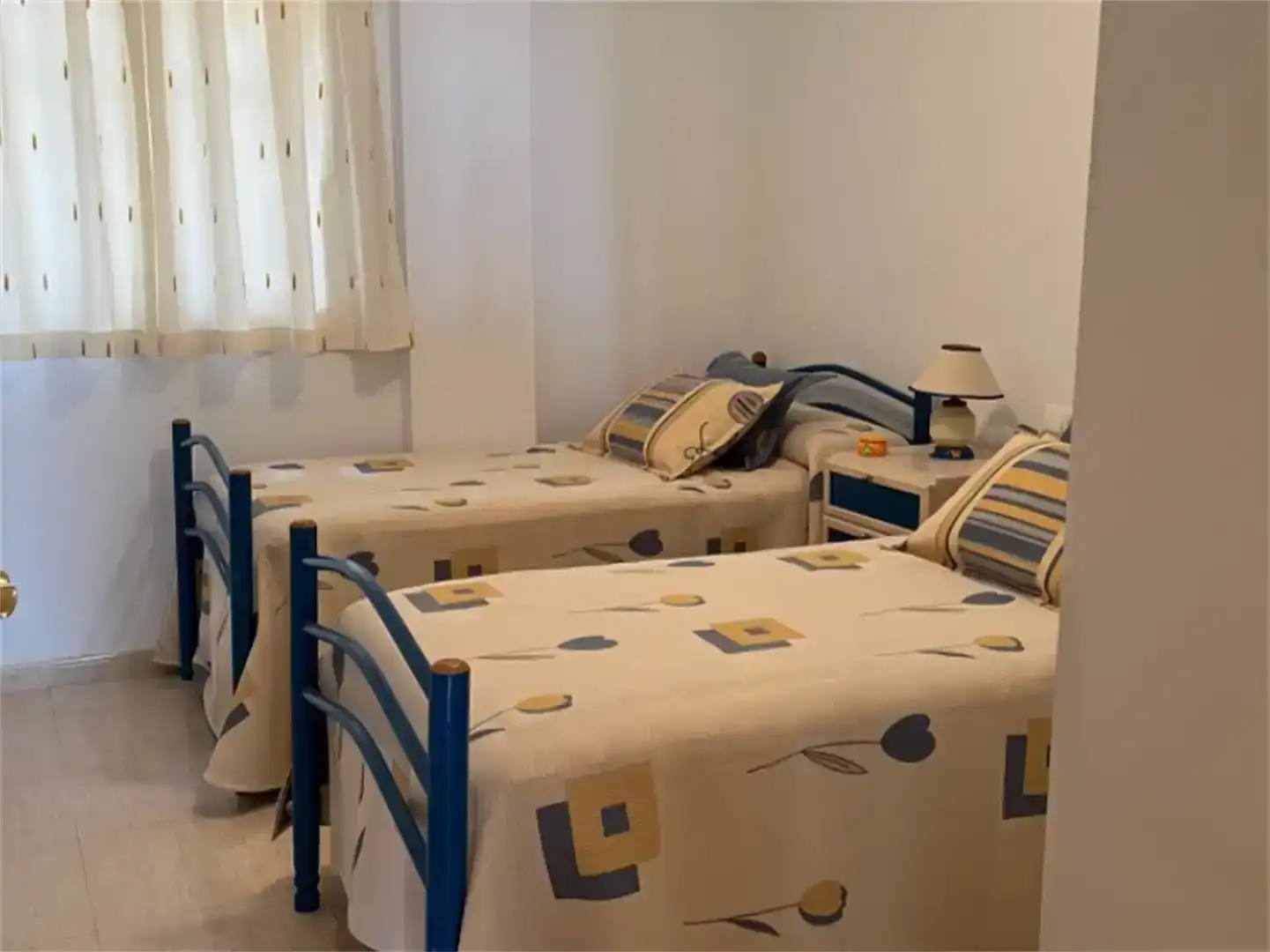 Habitación de Piso en venta en Polopos con Amueblado, Horno y Lavadora