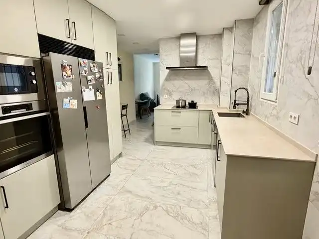 Kitchen of Flat for sale in Barrio de Salamanca