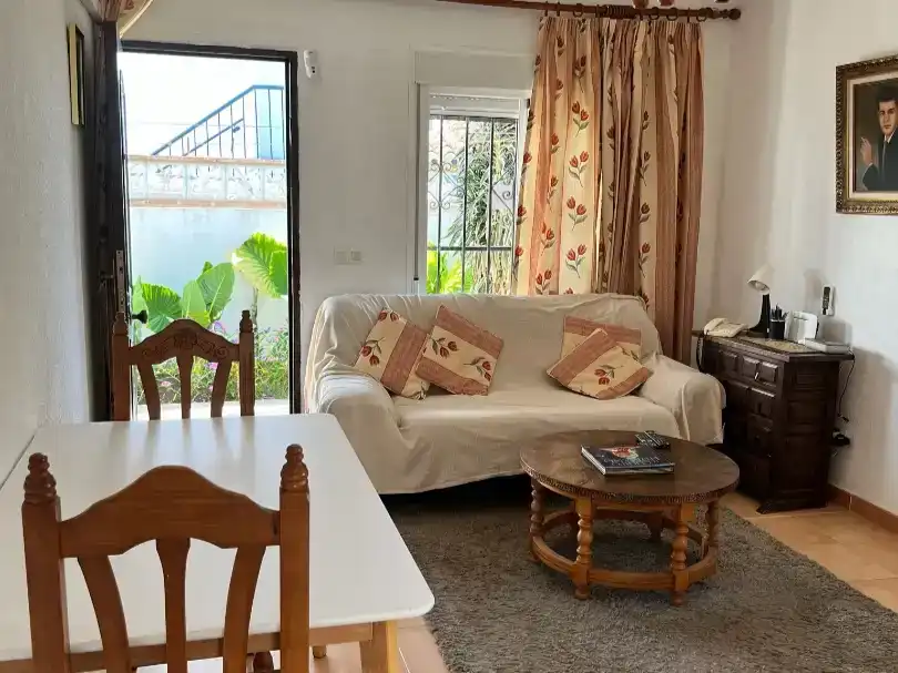 Sala d'estar de Casa o xalet en venda en Marbella amb Aire condicionat