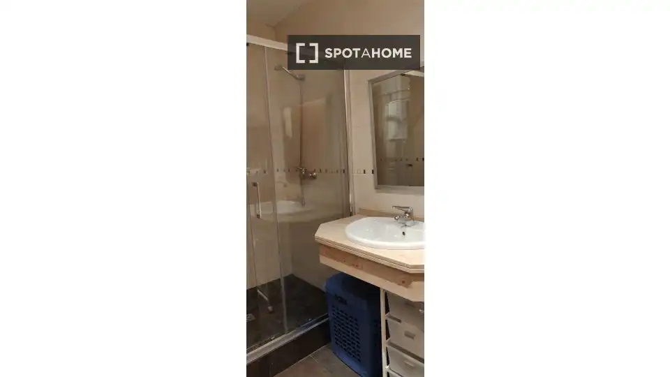 Badezimmer von Wohnungen zur untervermieten in Donostia - San Sebastián  mit Klimaanlage, Terrasse und Möbliert