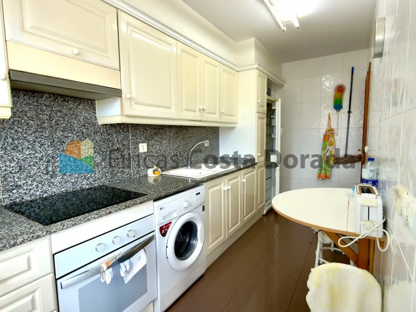 Cocina de Planta baja en venta en Cubelles con Aire acondicionado, Calefacción y Jardín privado