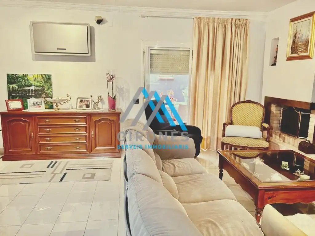 Casa aparellada amb terrassa en venda a Doctor Casals, imagen 3