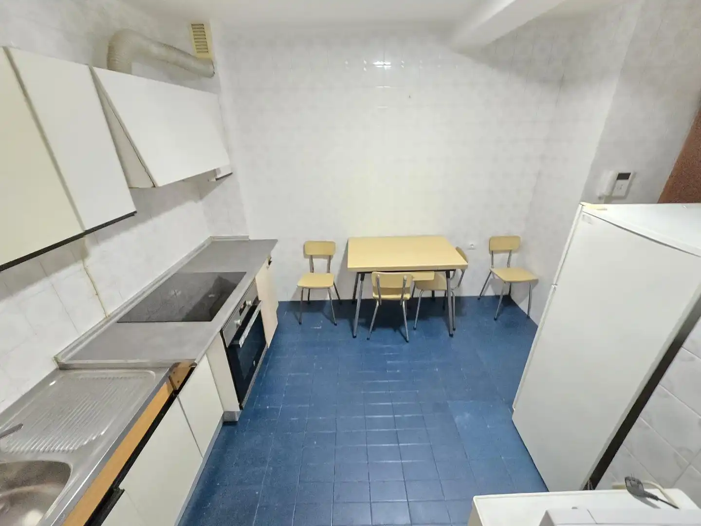 Kitchen of Flat for rent in Vigo   with Parquet flooring, Furnished and Balcony