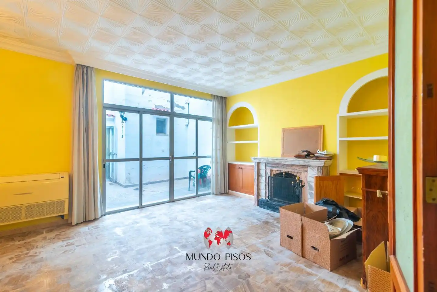 Wohnzimmer von Erdgeschoss zum Verkauf in  Palma de Mallorca mit Klimaanlage, Heizung und Privatgarten