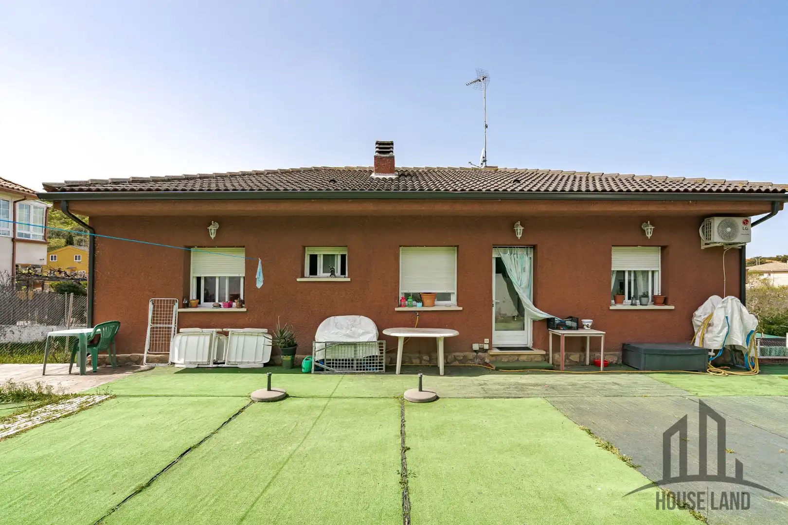 Vista exterior de Casa o chalet en venta en El Casar con Aire acondicionado, Calefacción y Jardín privado