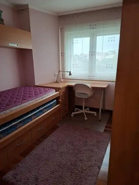 Bedroom of Flat for rent in Santiago de Compostela   with Heating and Furnished