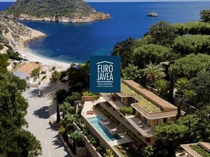 Vista exterior de Casa o xalet en venda en Jávea / Xàbia amb Aire condicionat, Jardí privat i Terrassa