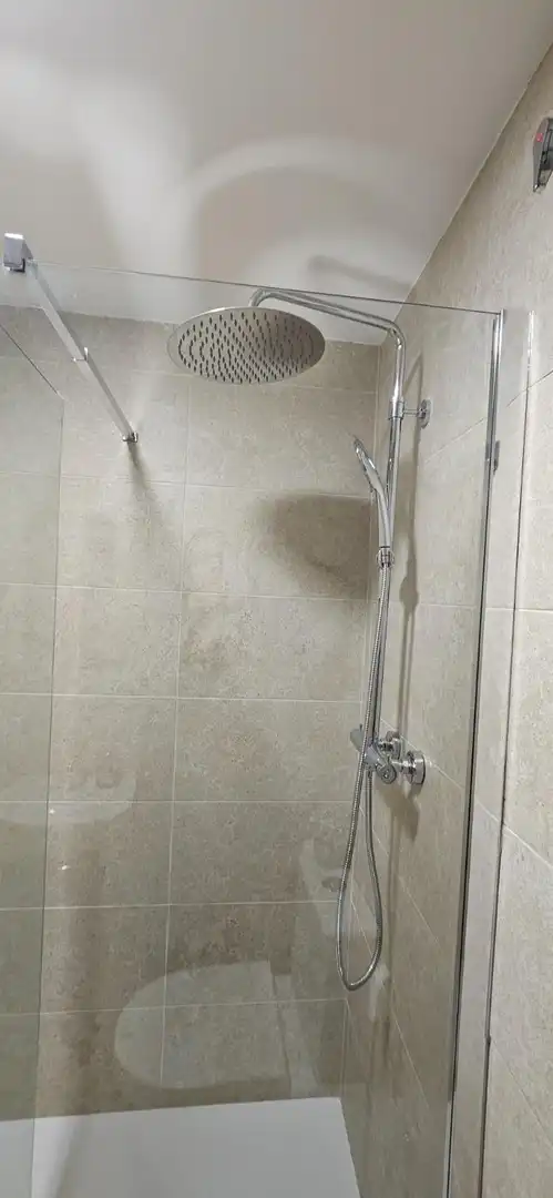 Bathroom of Detached homes for rent in Granada