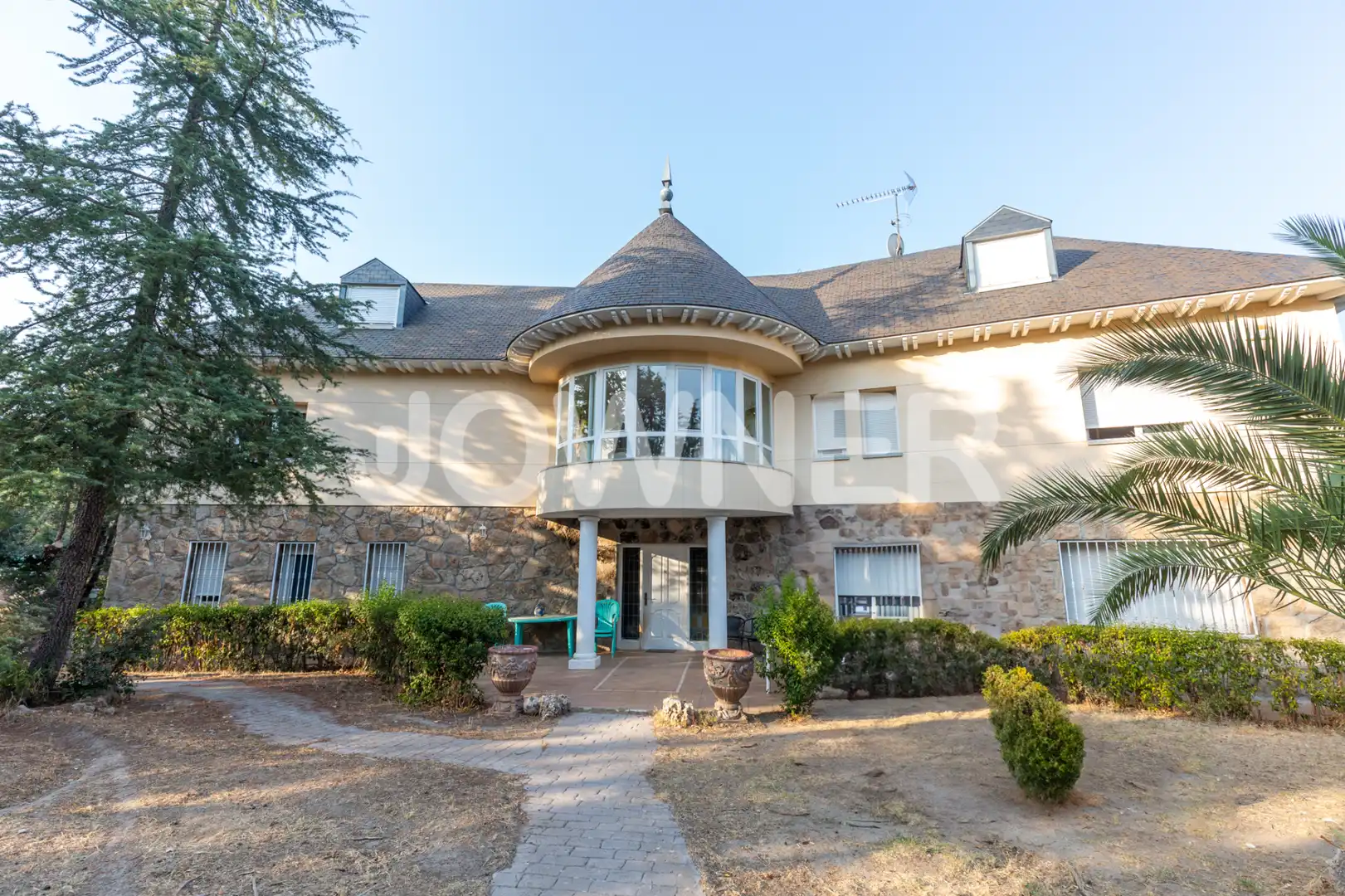 Vista exterior de Casa o xalet en venda en Las Rozas de Madrid amb Aire condicionat, Calefacció i Jardí privat