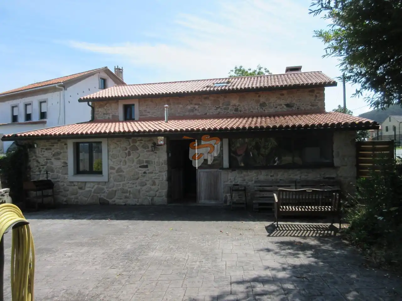 Vista exterior de Finca rústica en venda en Narón amb Calefacció, Jardí privat i Traster