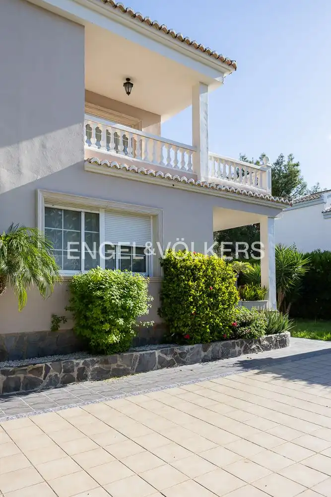 House with pool for sale in Serra, imagen 4