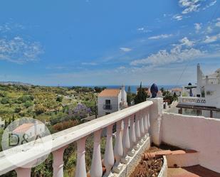 Vista exterior de Casa o xalet en venda en Nerja amb Terrassa