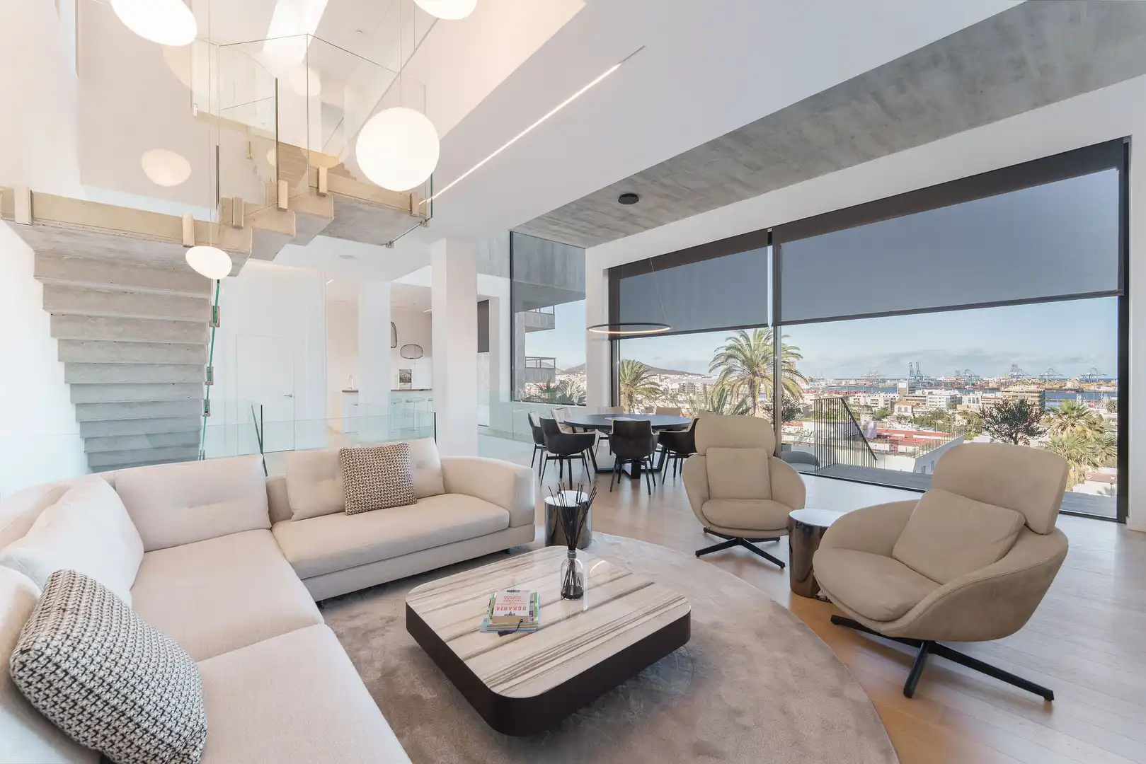 Sala d'estar de Casa o xalet en venda en Las Palmas de Gran Canaria amb Aire condicionat, Calefacció i Jardí privat