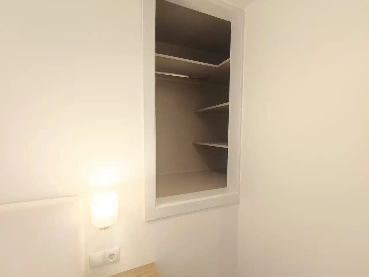 Schlafzimmer von Wohnung zur Miete in Madrid mit Klimaanlage, Heizung und Möbliert