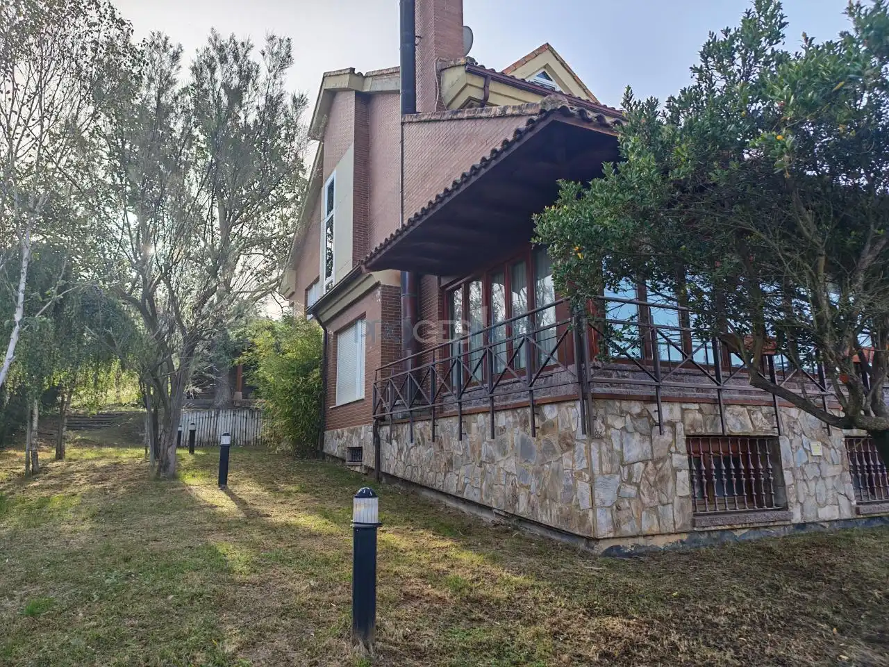 Vista exterior de Casa o chalet en venta en Sariegos con Calefacción, Jardín privado y Terraza