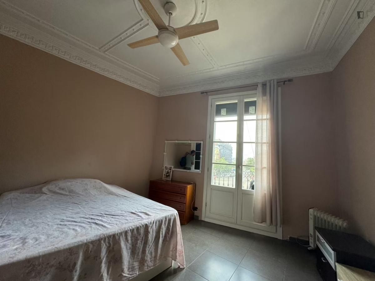 Bedroom of Apartment to share in  Barcelona Capital  with Furnished, Washing machine and Balcony