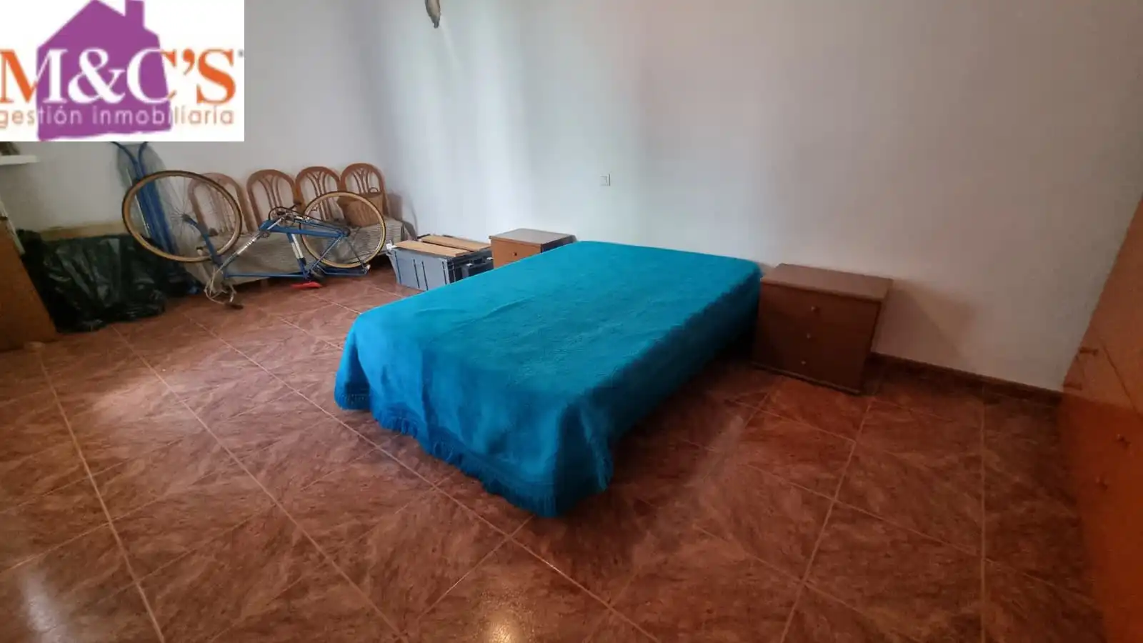 Dormitori de Casa o xalet en venda en Villanueva de San Carlos amb Jardí privat i Moblat