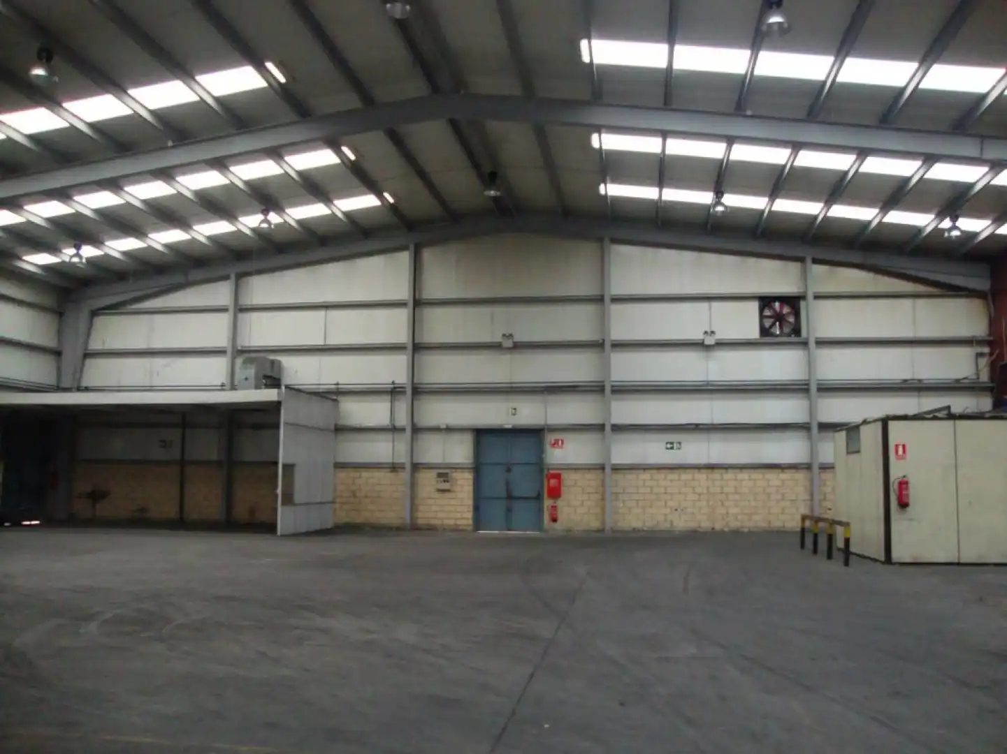Nave industrial en venta en Viana