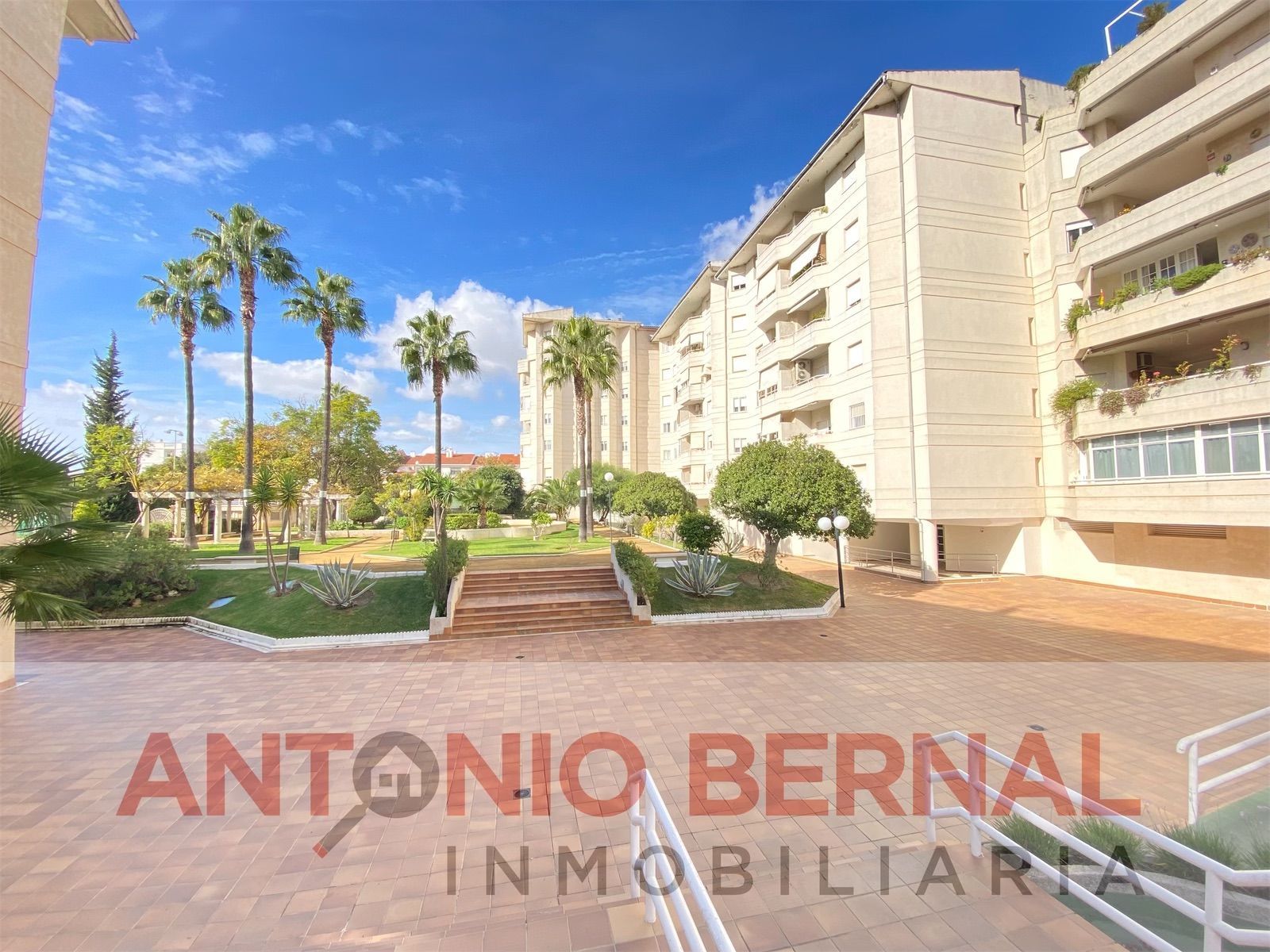 Vista exterior de Piso en venta en Jerez de la Frontera con Aire acondicionado, Terraza y Trastero