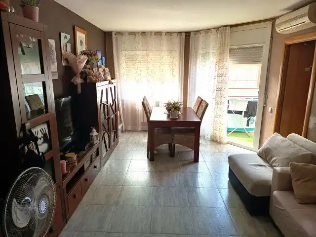 Sala de estar de Piso en venta en Esparreguera con Calefacción, Terraza y Horno