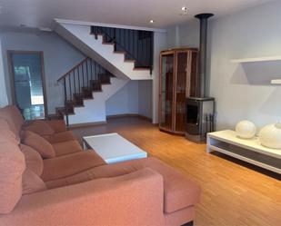 Sala d'estar de Casa adosada en venda en Elche / Elx amb Terrassa i Balcó