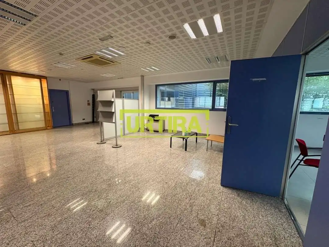 Fabrikhallen zur Miete in Errenteria